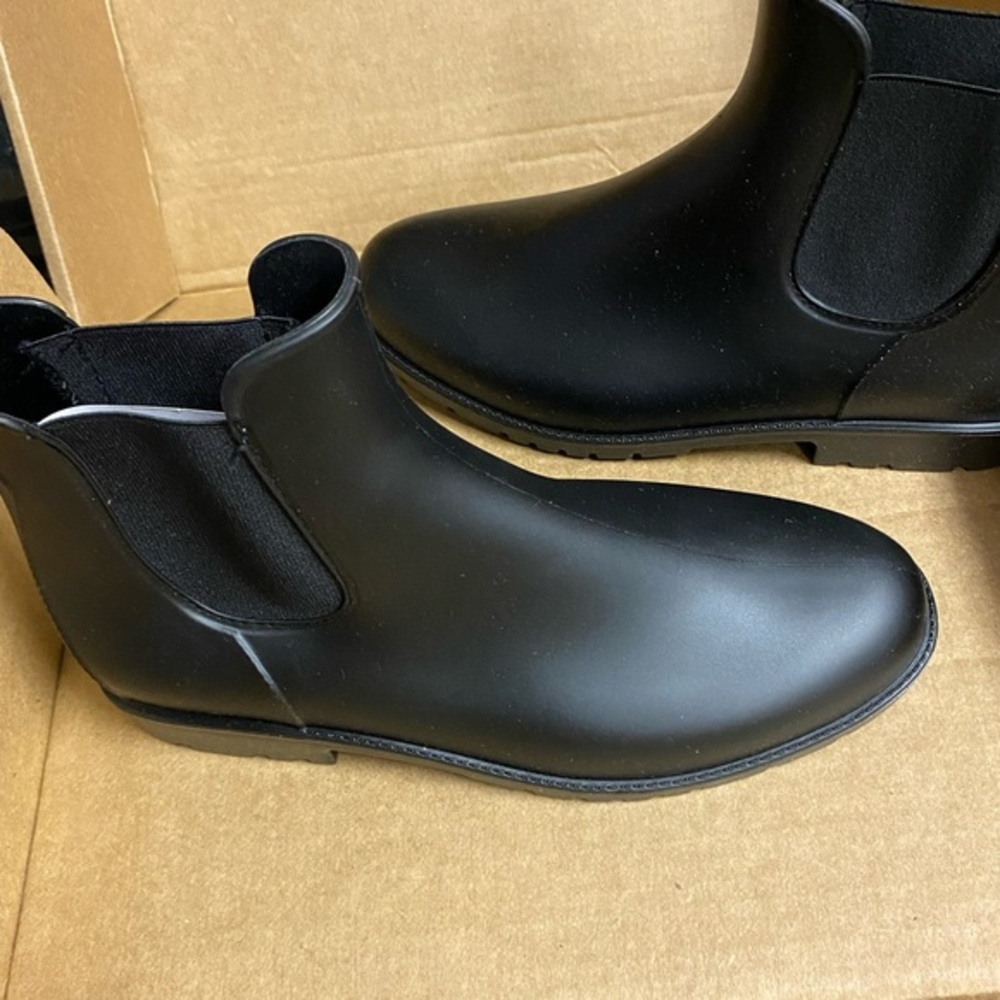 Asgard rain boots black size 9 NIB